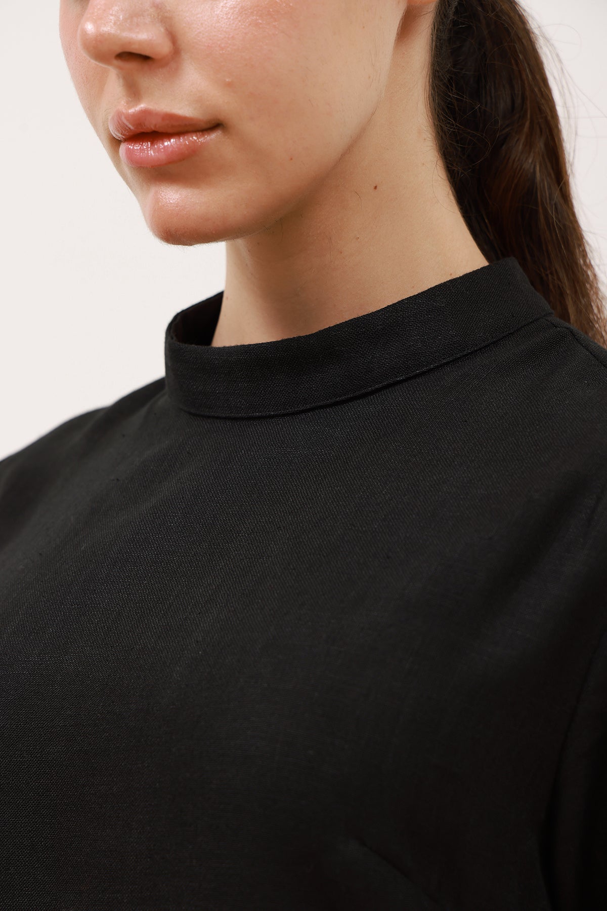 Linen Dress With Slit - Black