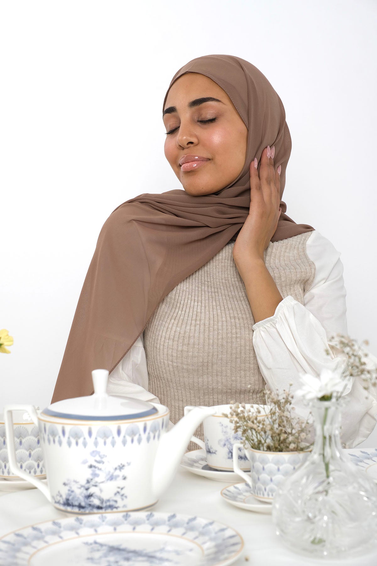 حجاب شيفون - Almond Frost