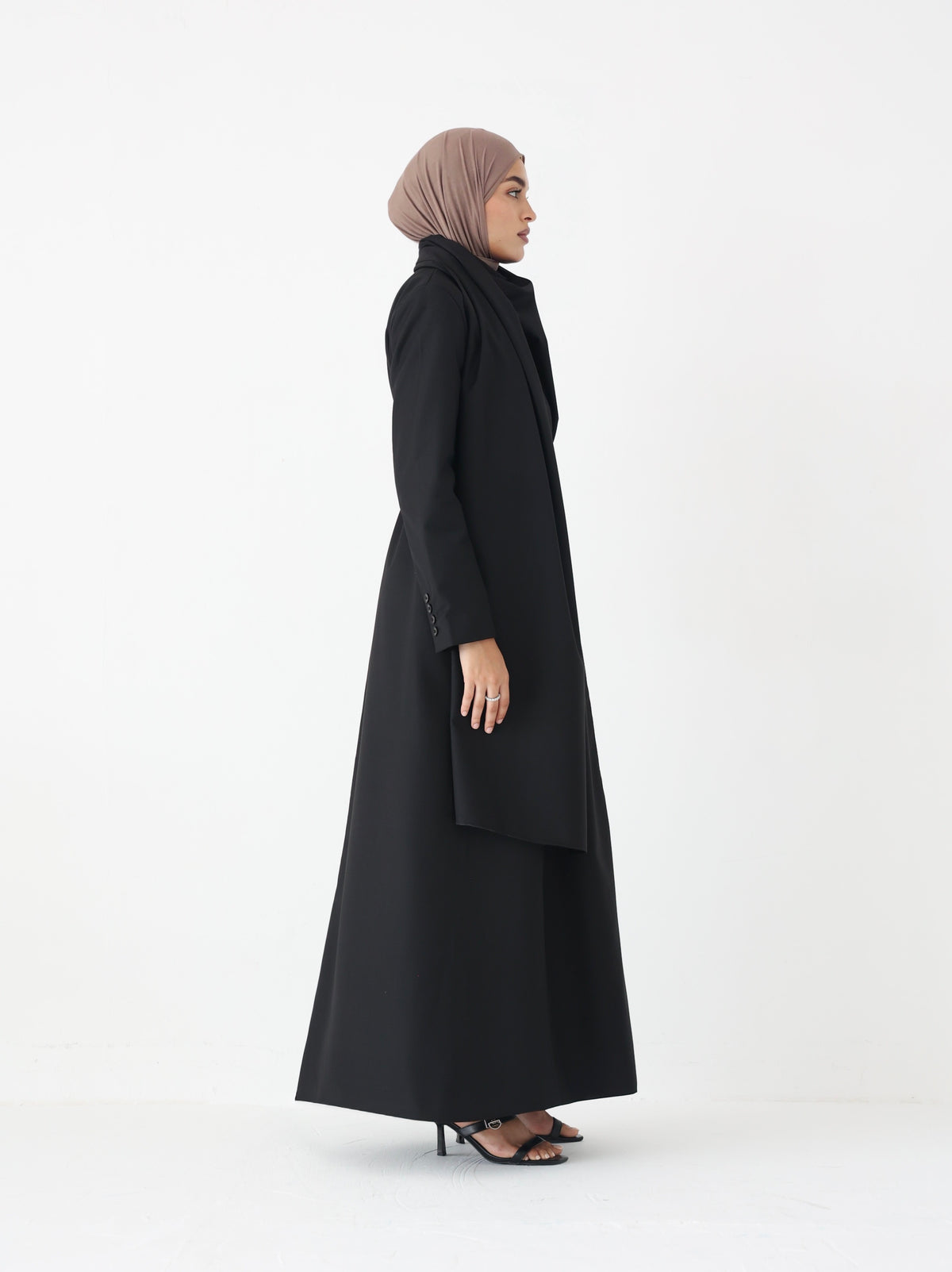 Black Scarf Abaya – belted maxi abaya with detachable scarf, photo 7