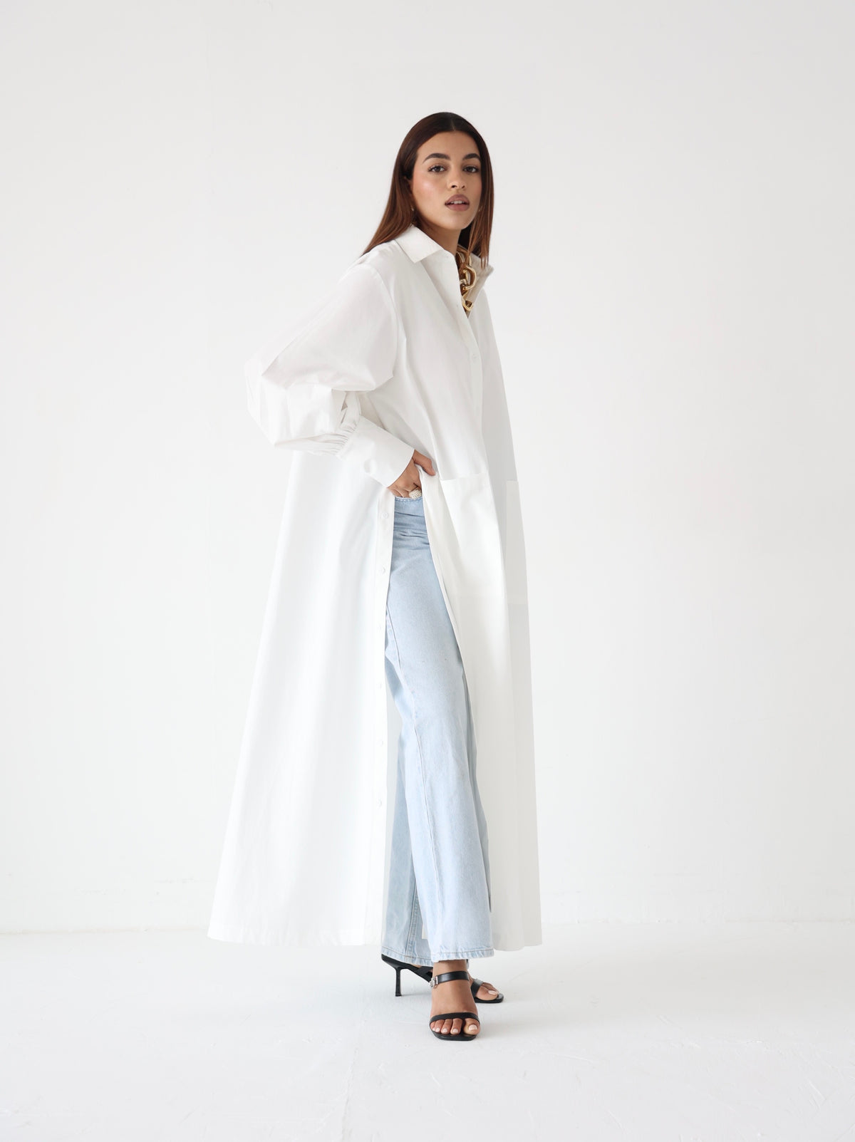White side-slit cotton shirt dress with belt, modest fashion - Summer Breeze (photo 11)