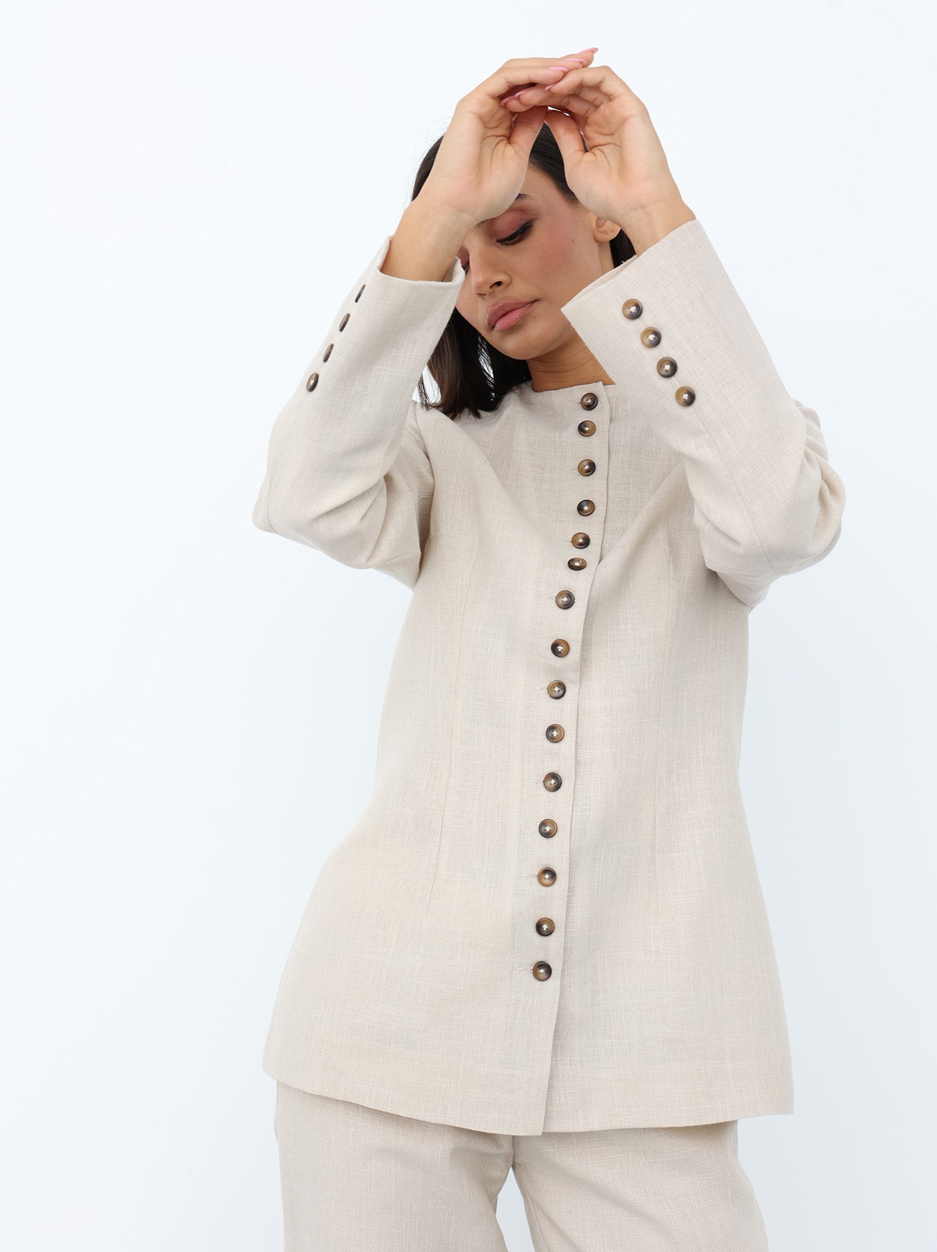 Linen Suit in Beige color