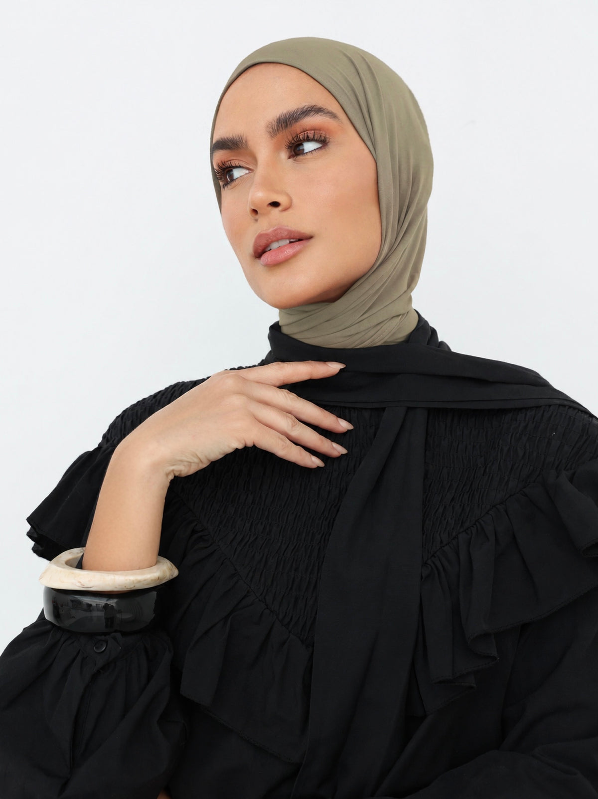 Bamboo triangle jersey hijab in Dust – Summer Breeze (view 3)
