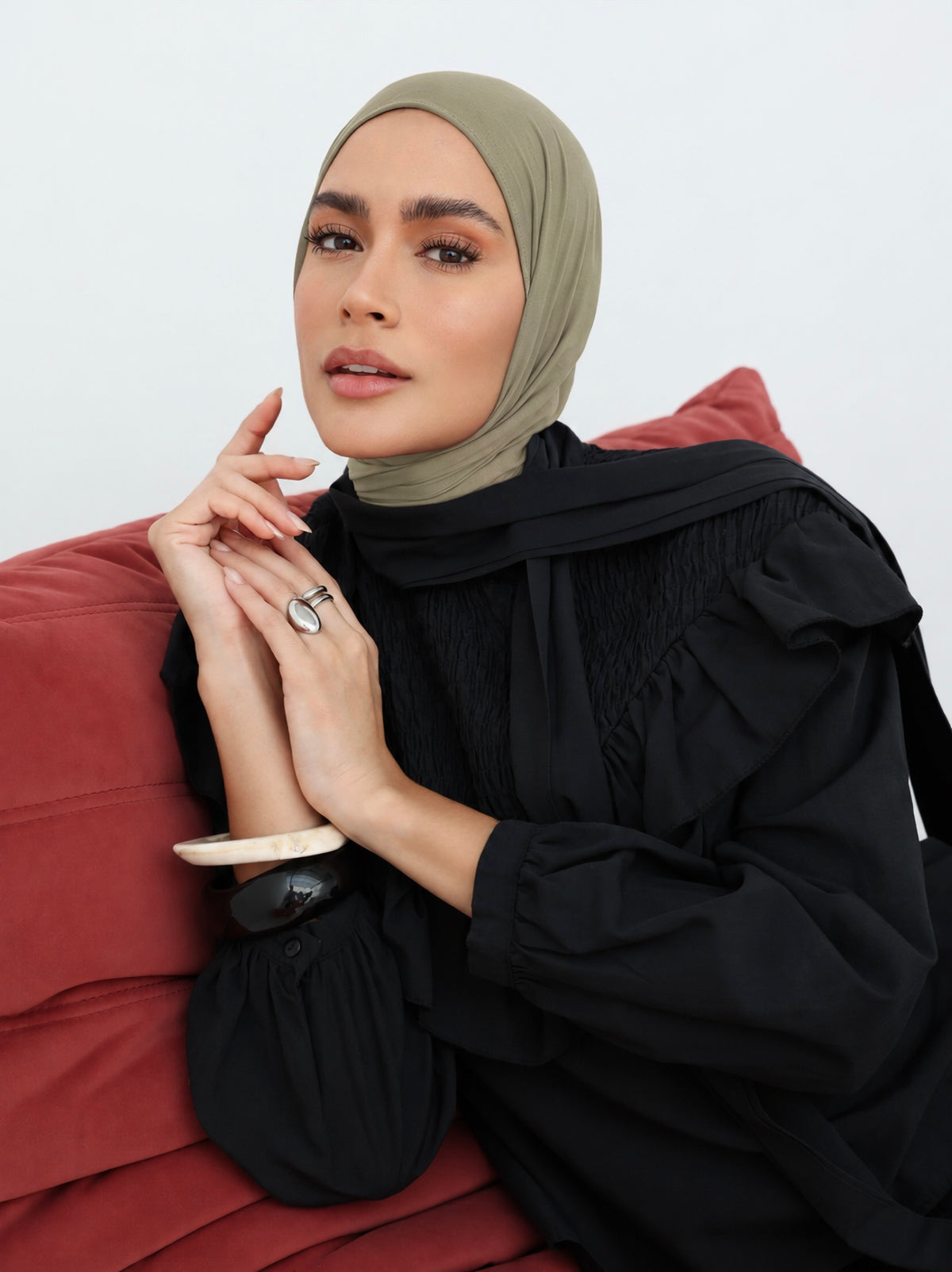 Bamboo triangle jersey hijab in Dust – Summer Breeze (view 4)