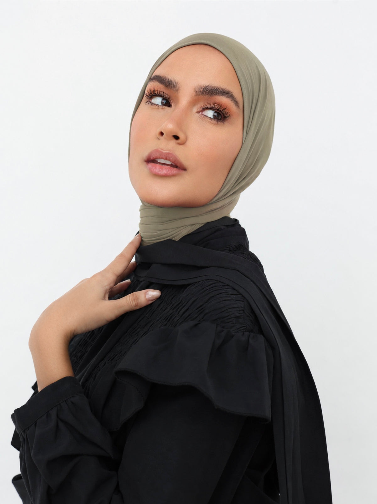 Bamboo triangle jersey hijab in Dust – Summer Breeze (view 2)